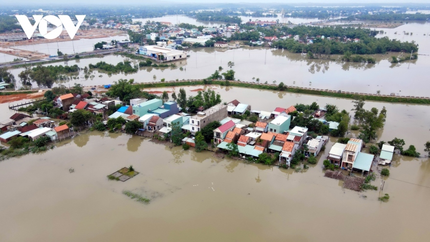 Ứng phó áp thấp nhiệt đới khả năng mạnh lên thành bão